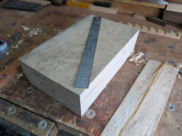 2026-03-06-01-lump-of-ash-squared-side-on-bandsaw_600.jpg