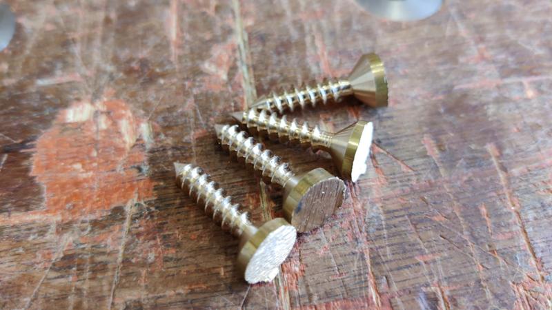 woodscrew_07_four_screws_800.jpg