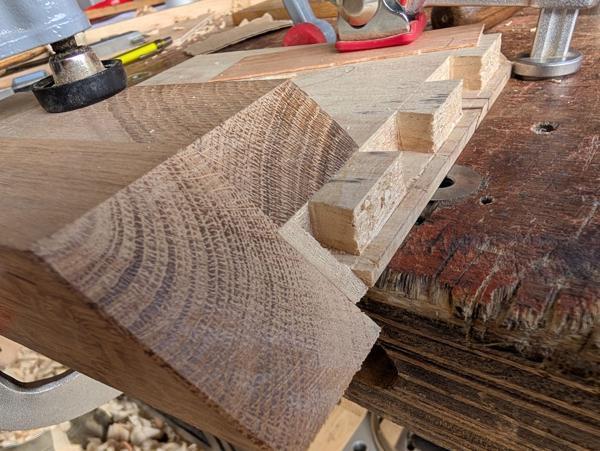 2026-07-04-08-paring-edge-mitres_600.jpg