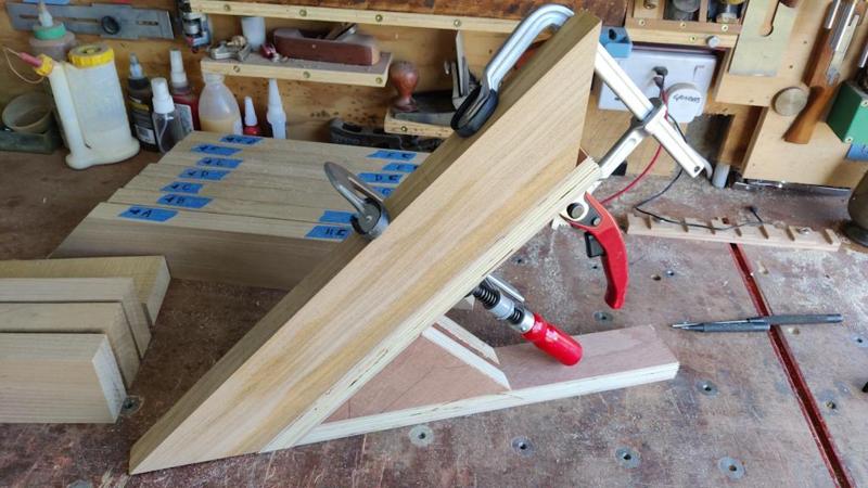 2025-03-29-05-jig-for-bandsaw_800.jpg
