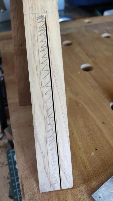 2025-03-29-08-bandsaw-needs-adjusting_800.jpg