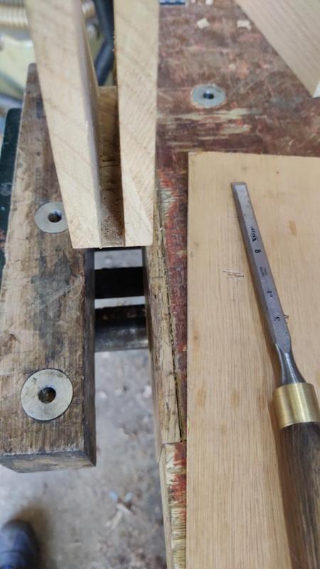 2025-03-29-17-tidied-up-bottom-with-bevel-edge-chisel_800.jpg