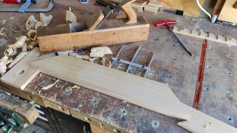 2025-03-30-22-planing-wood-plane_800.jpg