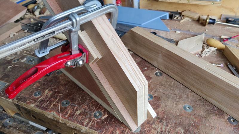2025-04-13-01-knife-walls-on-bandsaw-jig_800.jpg