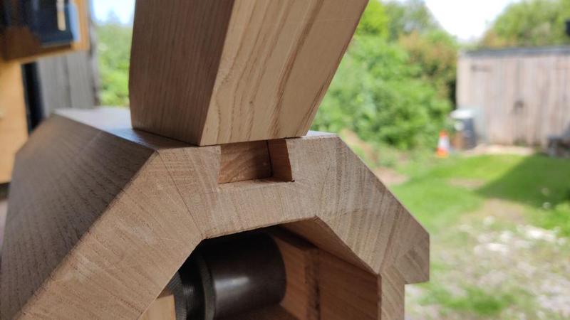 2025-06-15-07-flat-surface-for-tapping_800.jpg
