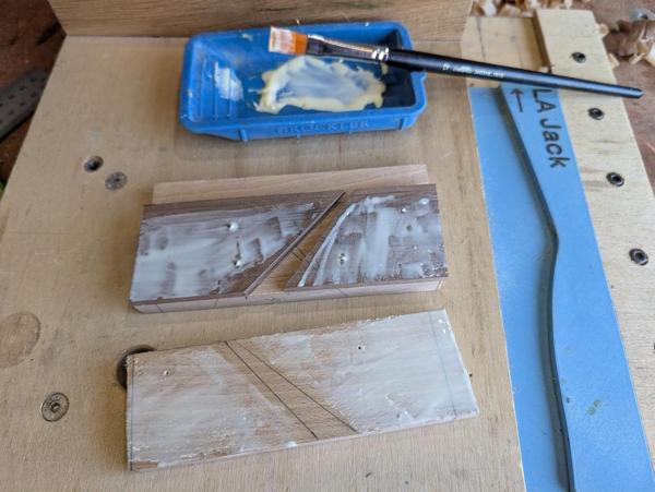 2026-08-07-14-glue-2_600.jpg