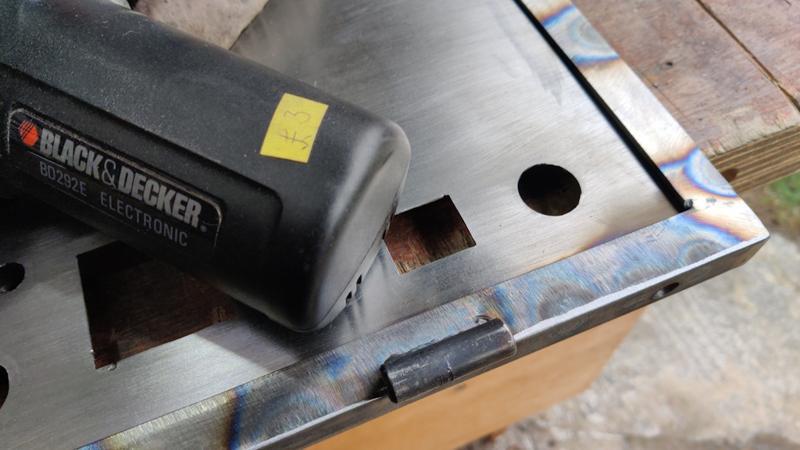 2024-01-04-01-sanding-hinge-relief_800.jpg