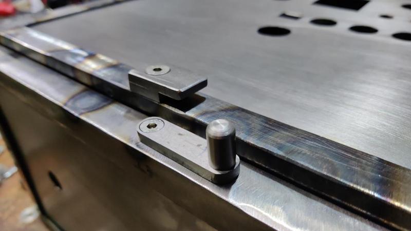 2024-01-04-06-latch-open_800.jpg