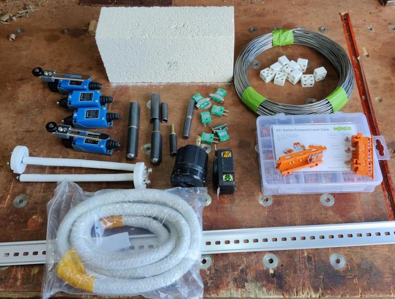 2024-12-14-01-accumulating-stuff_800.jpg
