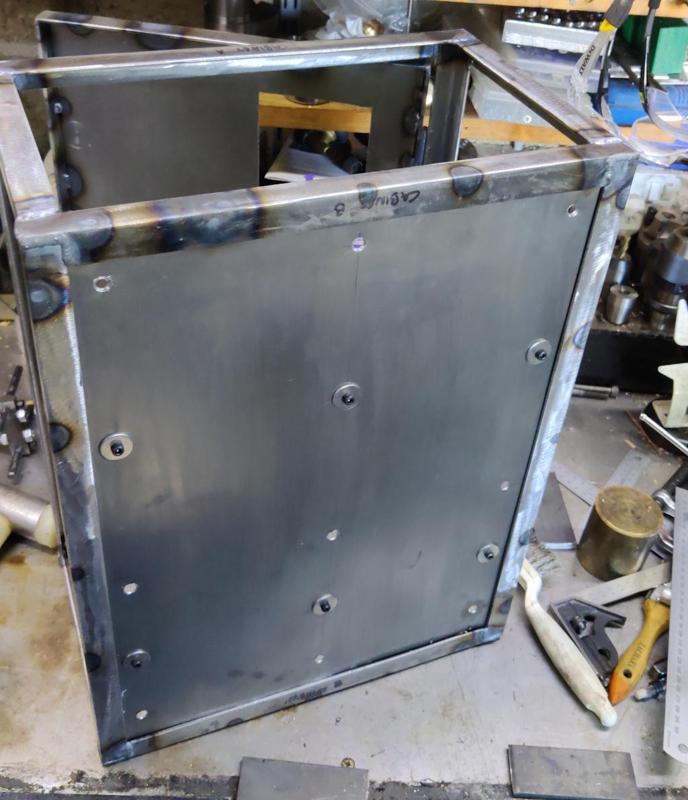 2025-01-03-02-welding-frame-together-2_800.jpg