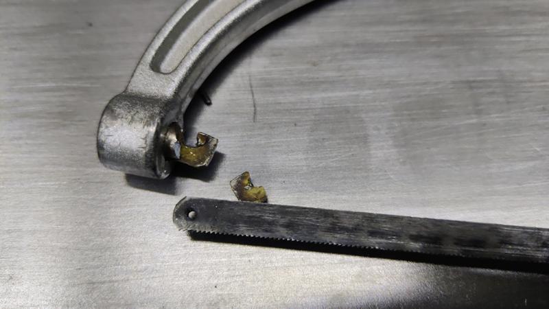 2025-01-03-11-broken-hacksaw_800.jpg