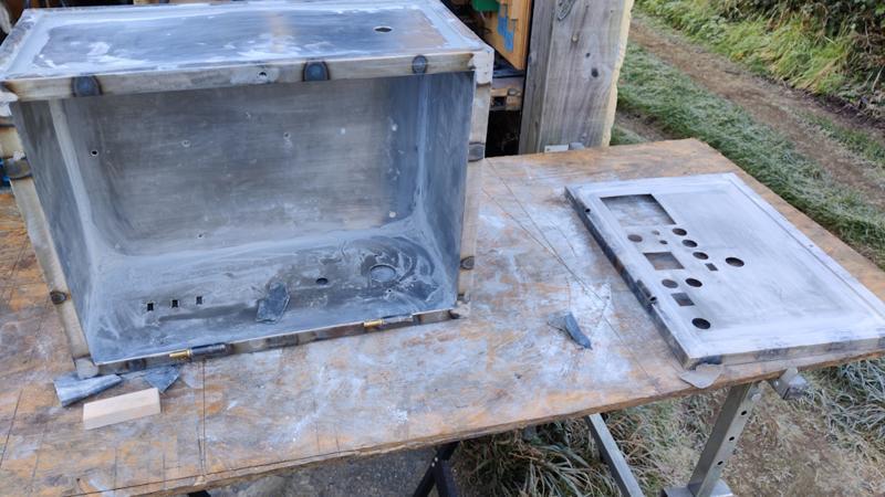 2025-01-17-02-filled-and-lots-of-sanding-happening_800.jpg