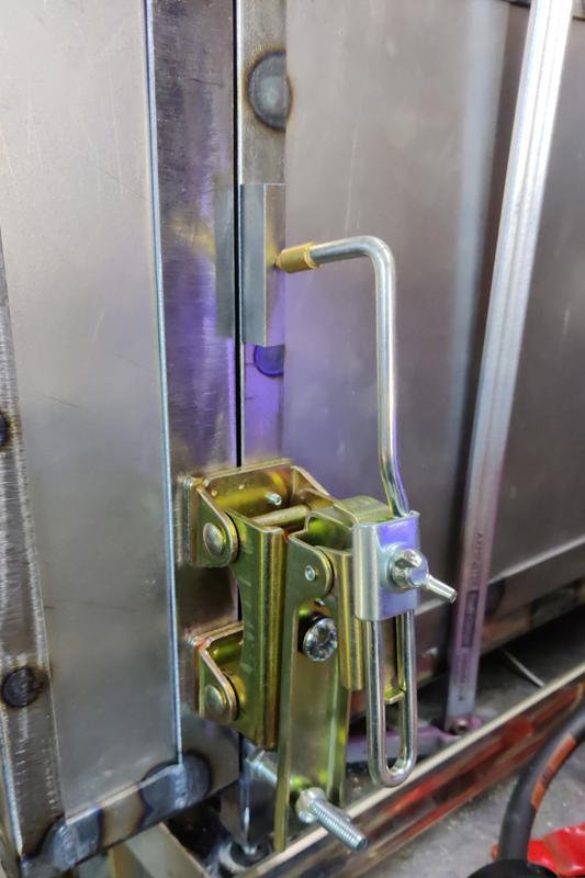 2025-02-02-15-magnetic-hold-down_800.jpg