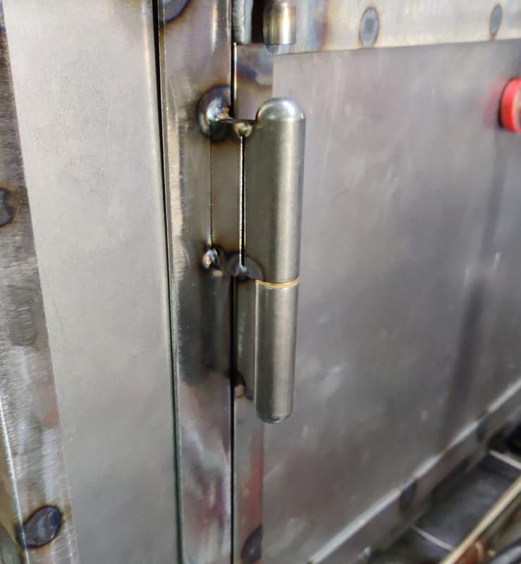 2025-02-02-16-tacked-hinge_800.jpg