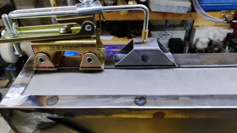 2025-02-07-07-tack-welding-with-mag-holder_800.jpg