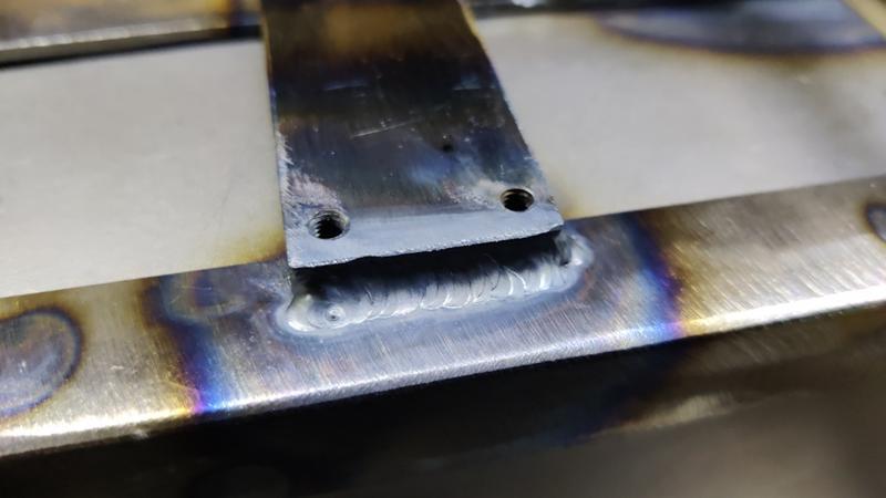 2025-02-09-02-welded-plate_800.jpg