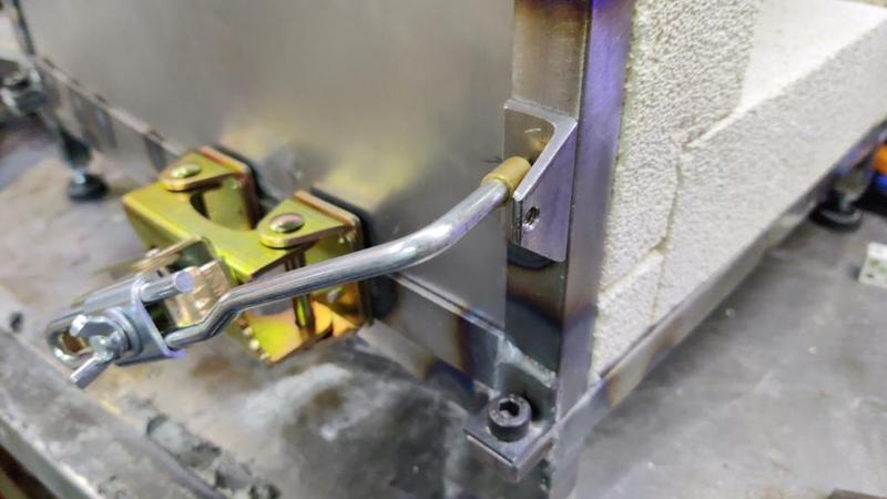 2025-02-09-03-interlock-angle_800.jpg