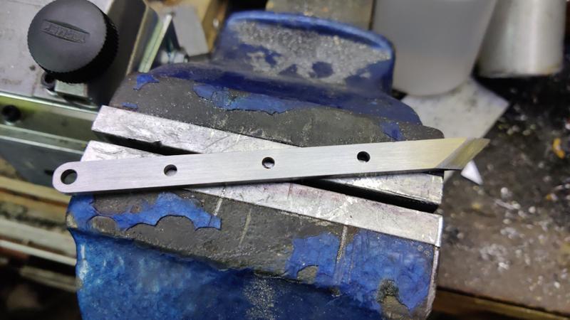 2025-02-09-08-drilled-gauge-plate_800.jpg
