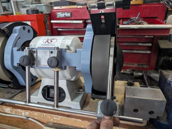 2025-10-18-04-grinding-second-side_600.jpg