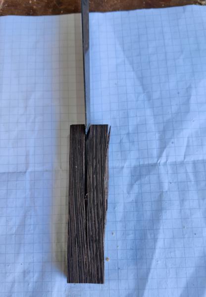 2024-10-27-01-splitting-wenge_600.jpg
