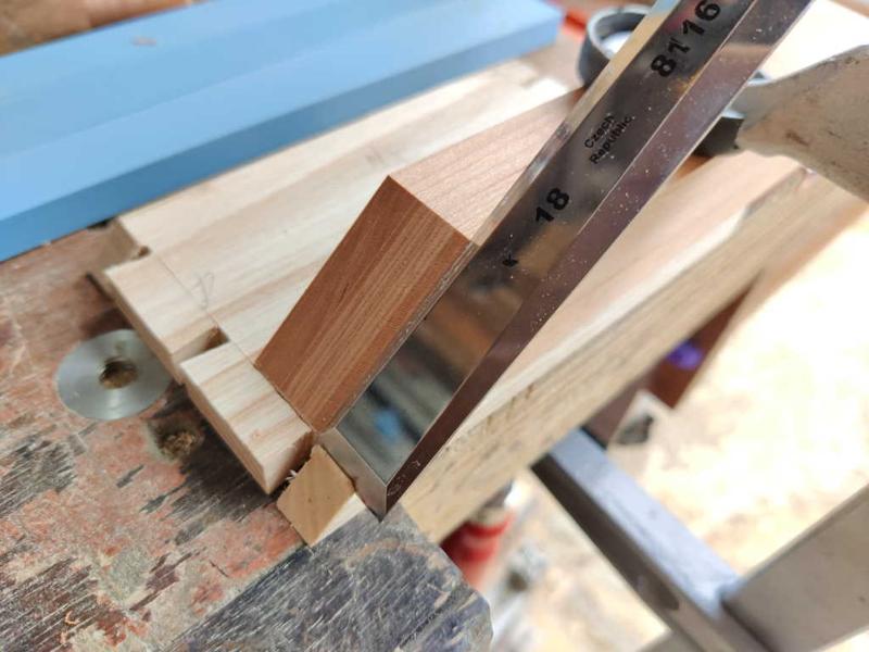 29_chisel_mitre_800.jpg