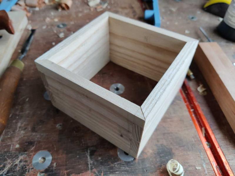 34_all_mitre_dovetails_800.jpg