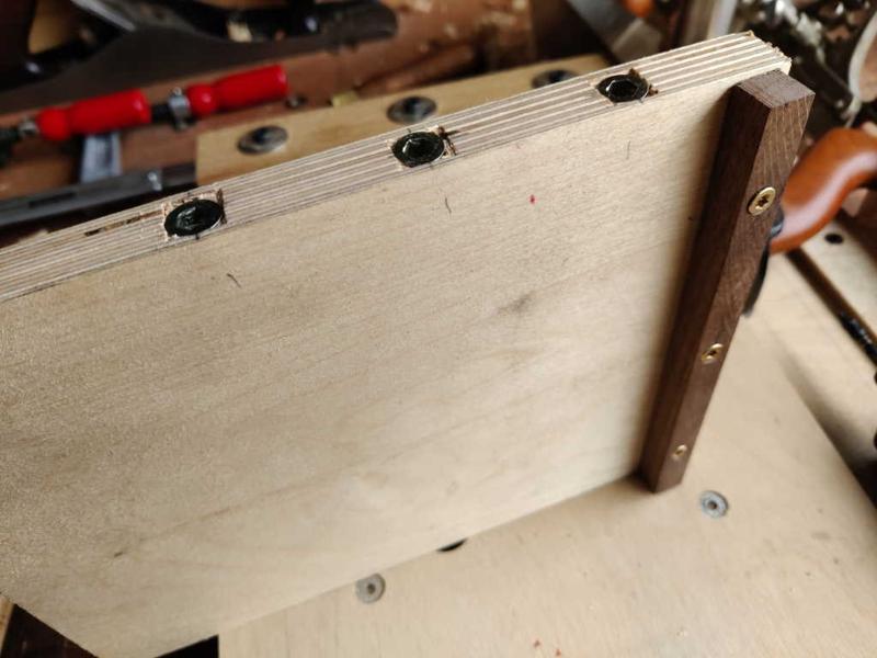 67_half_lap_jig_threaded_inserts_800.jpg