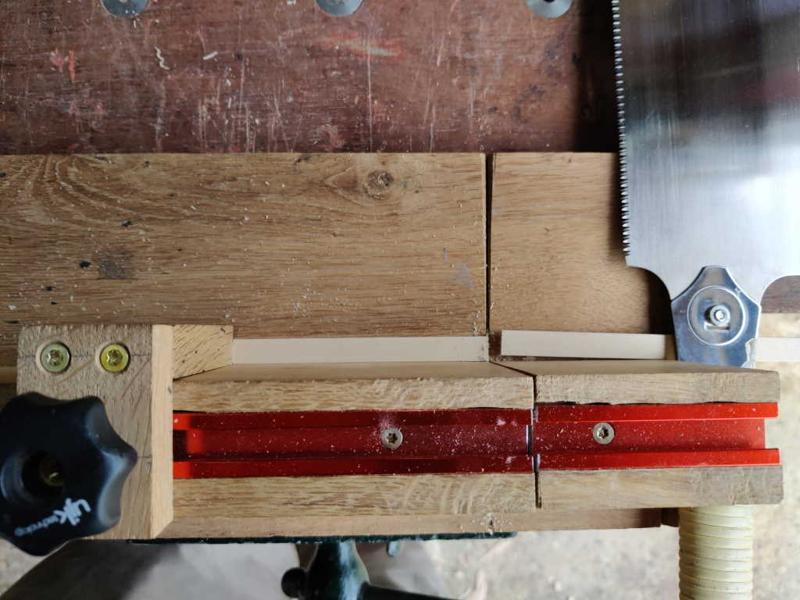 73_sawing_lime_strips_with_stop_800.jpg