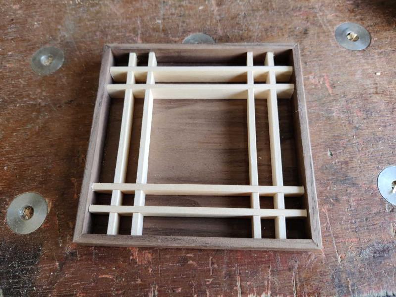 83_frame_in_box_lid_800.jpg
