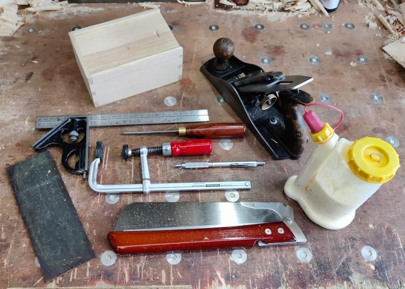 91_box_and_tools_800.jpg