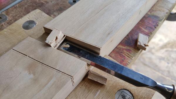 2025-07-06-15-chiselling_600.jpg