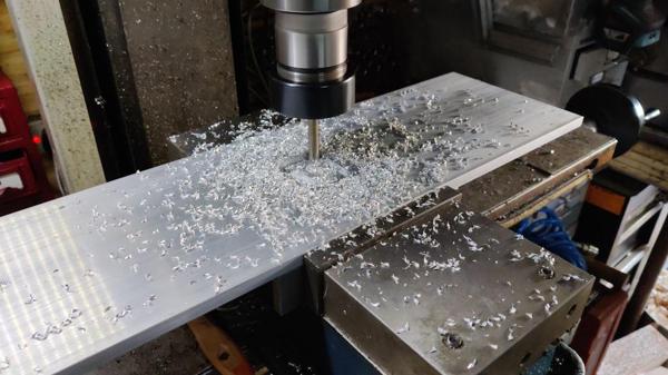 2025-07-13-01-early-morning-milling_600.jpg
