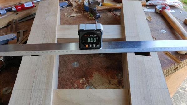 2025-07-26-25-zeroing-angle-gauge_600.jpg
