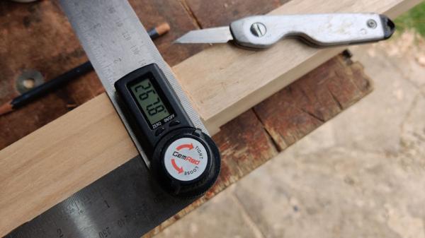 2025-07-27-09-digital-angle-gauge_600.jpg