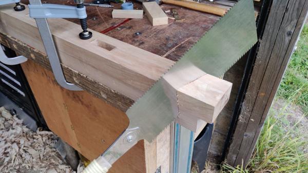 2025-08-03-01-sawing-legs-to-length_600.jpg