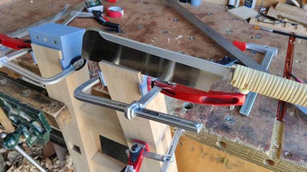 2025-08-08-02-dozuki-sawing_600.jpg