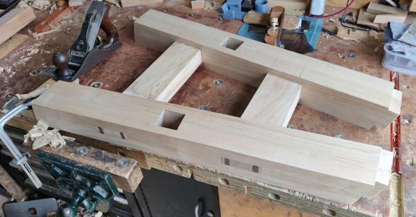 2025-08-16-03-planing-remaining-leg-faces_600.jpg