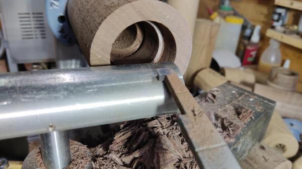 2025-03-22-03-cutting-groove_600.jpg