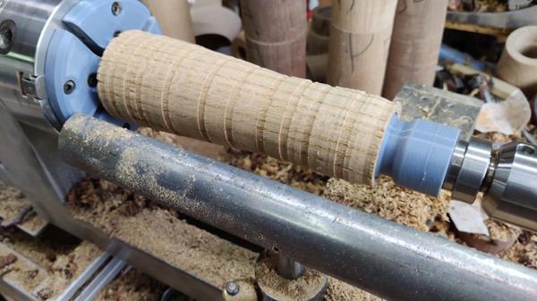 2025-05-23-11-spindle-gouge-roughing_600.jpg