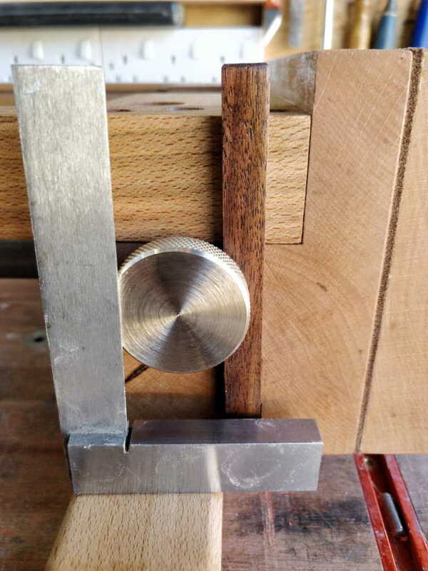 dovetail_guide_clamp_marking_lock_orientation_800.jpg