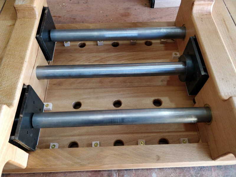 finished_bench_underside_800.jpg