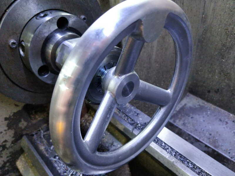 handwheel_test_fit_on_threaded_rod_800.jpg