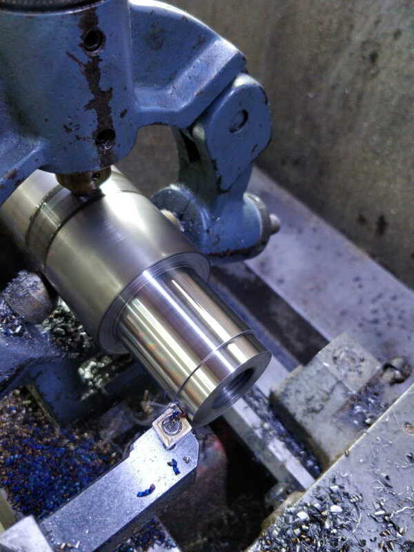 threaded_sleeve_turning_800.jpg