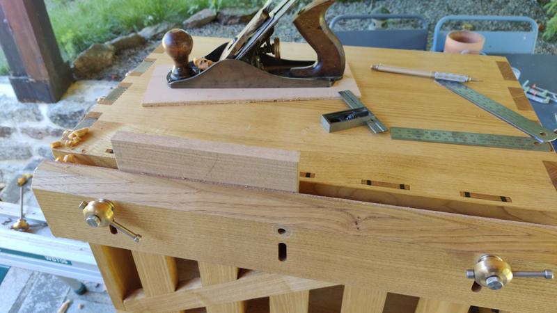 2024-09-14-05-two-screws-for-edge-planing_800.jpg