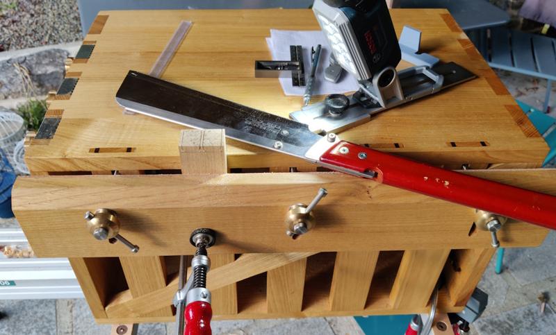 2024-09-20-02-cutting-tails-together_800.jpg