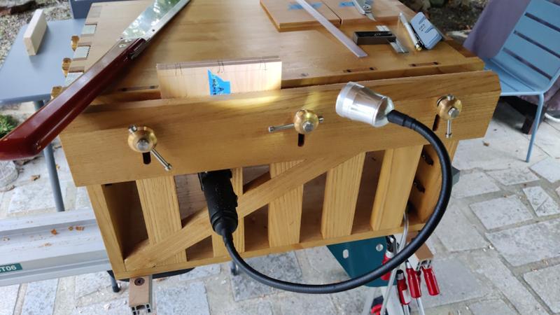 2024-09-22-01-clamped-lamp_800.jpg