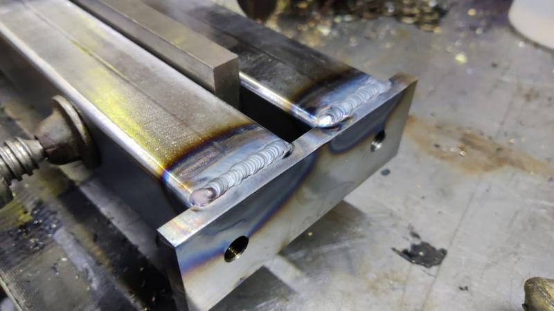 bed_12_end_welds_800.jpg