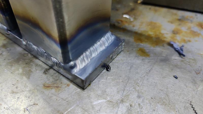 bed_13_fillet_welds_800.jpg