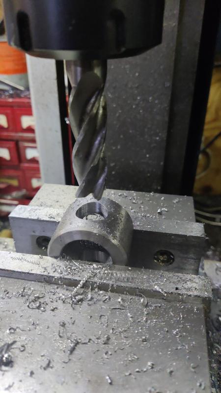 clamp_block_03_drilling_18mm_800.jpg