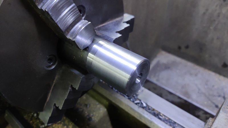 rough_turn_and_centre_spindle_outer_end_800.jpg